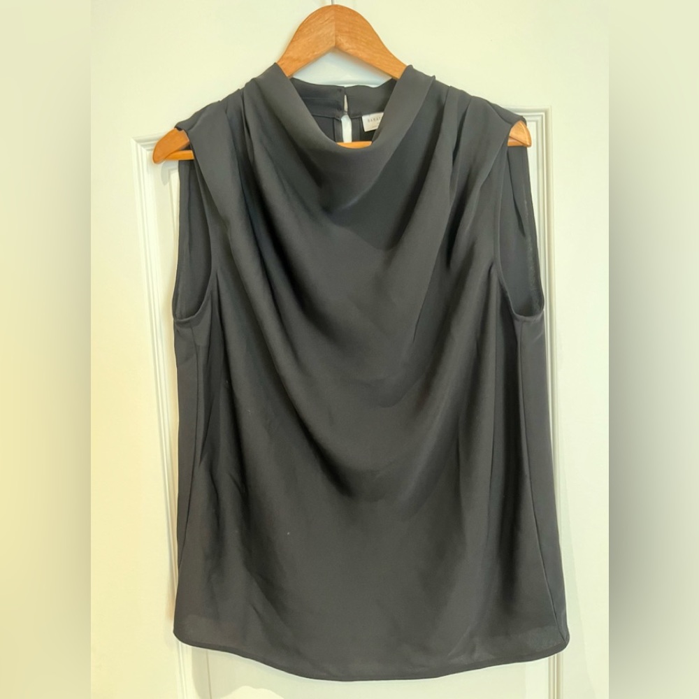 Top Aritzia